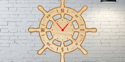 Часы в форме щтурвала (два слоя)