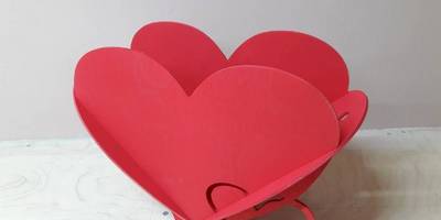 8 марта корзинка сердце красное