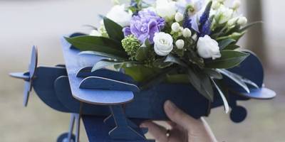 Самолетик для цветов на 8 марта