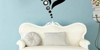 Часы настенная инсталяция в сердце