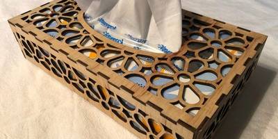 Шкатулка резная с узором цветов для салфеток