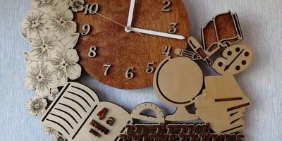 Часы учителю с накладками и гравировкой