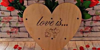 8 марта корзина под цветы