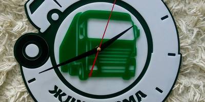 Часы автопопезд в подарок дальнобойщику