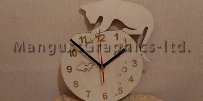 Часы кошка ловит рыбку