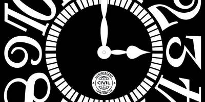 Часы квадрат с растянутым циферблатом