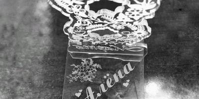 8 марта подставка для телефона из акрила