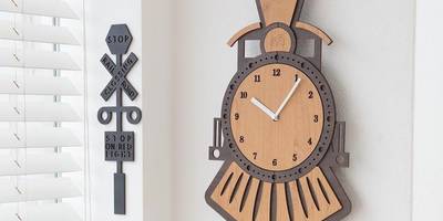 Часы настенные большой поезд