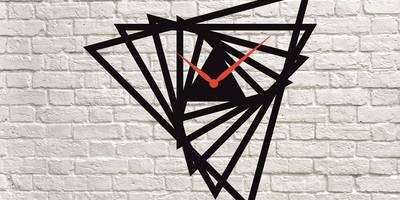 Часы треугольники