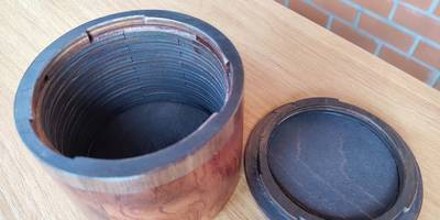 Круглая коробка из обрезков