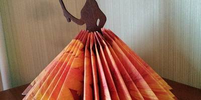 Салфетница женщина с зонтом