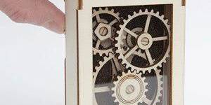 Шкатулка сувенир с механизмом