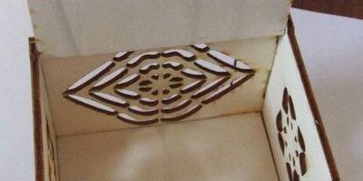 Коробка с откидной крышкой