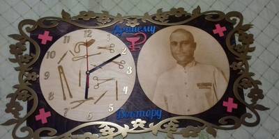 Часы доктору с фоторамкой