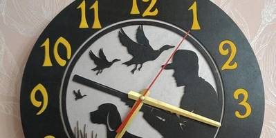 Часы охотнику собаки и утки