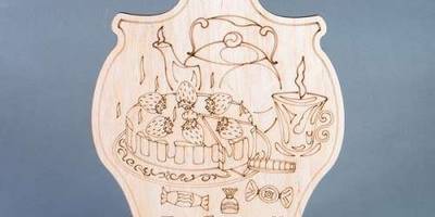 Разделочная доска клубника