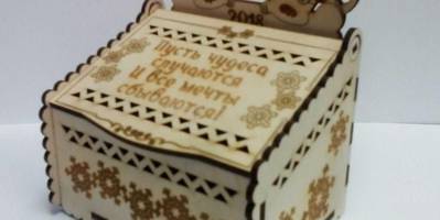 Шкатулка новый год со снежинками и песиками