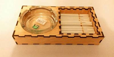 Пепельница с сигаретнецей