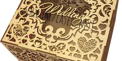 Шкатулка свадебная с узорами сердец и орнаментом