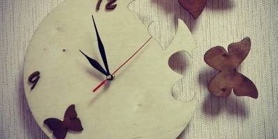 Часы с бабочками