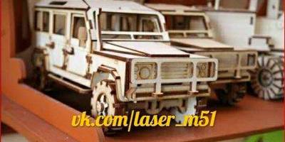 Сборная модель джипа Mercedes 4