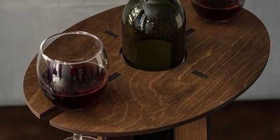 Подставка для вина на 8 марта