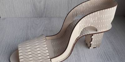 Сувенир прикол для цветов на 8 марта