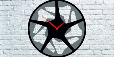 Часы автомобильное колесо