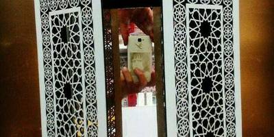 Шкатулка с зеркалом и ажурными дверцами