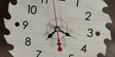 Часы циркулярная пила