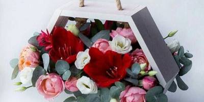 Ящик для цветов на 8 марта шестигранный