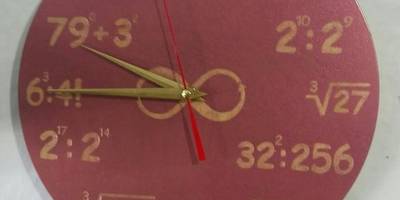 Часы математику в подарок