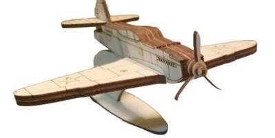 Истребитель Як-9 на подставке