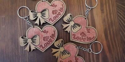 8 марта брелоки любимым