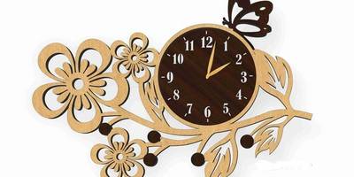 Часы цветущая ветка с бабочкой