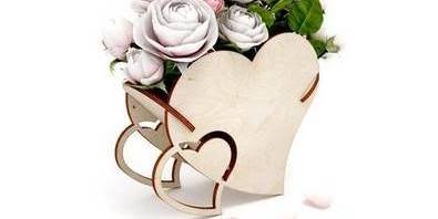 8 марта корзинка сердце для цветов