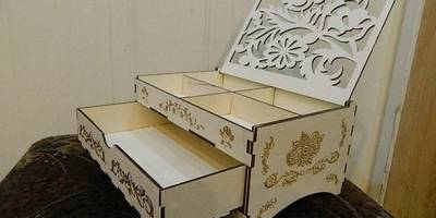 Шкатулка камод с резкой и гравировкой