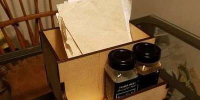 Салфетница и специи