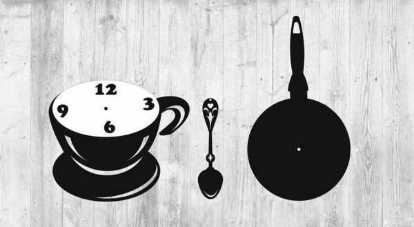 Часы чашка кофе и сковородка