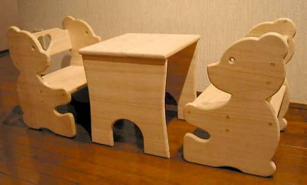 Детский стол и скамейка