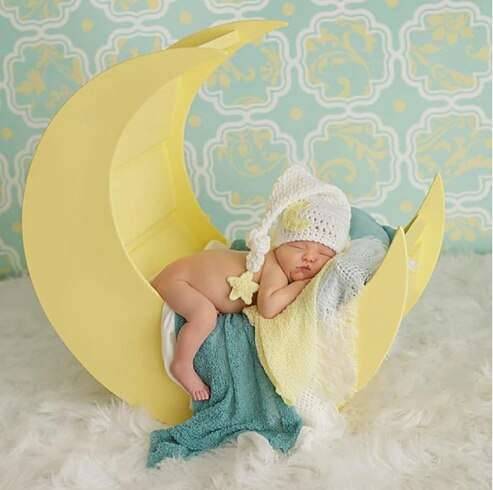 Детская кроватка луна
