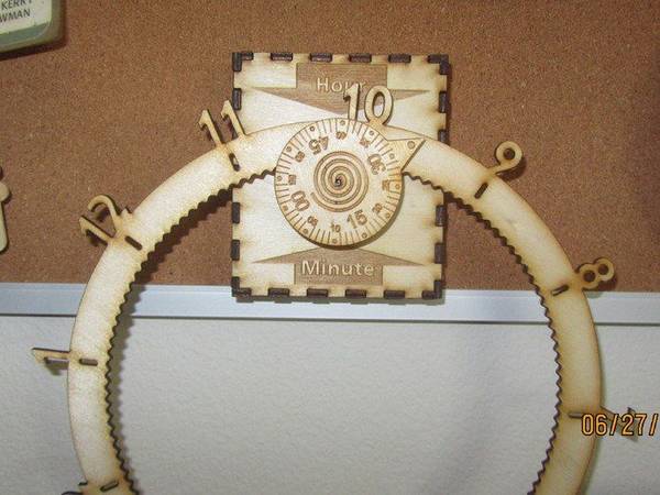 Часы gear clock