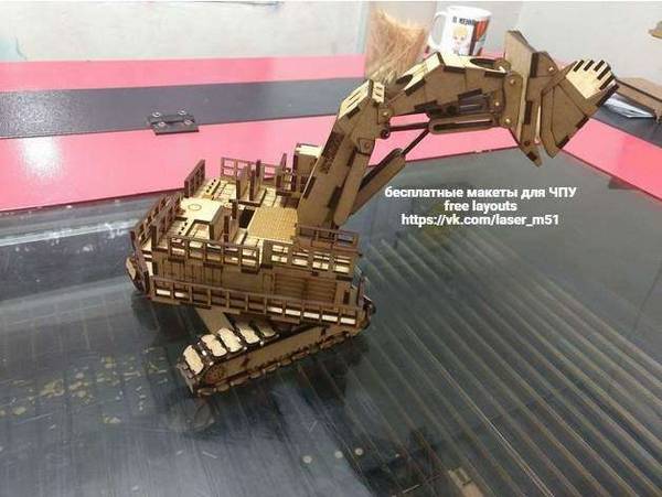 Сборная модель Экскаватора 76